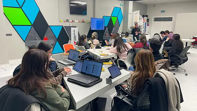 Kayseri Bilim Merkezi'nde 'Bilimsel Basamak Eğitimi' düzenlendi!