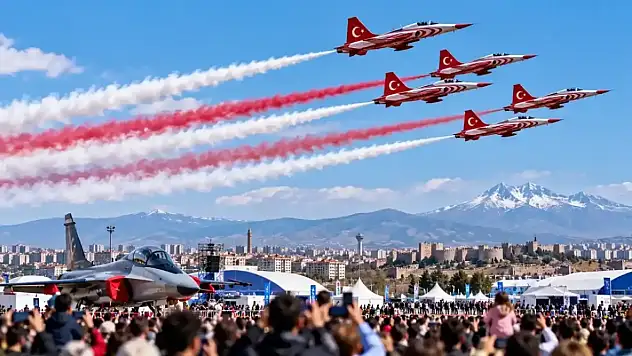 Kayseri Bilimfest'te beklenmedik gelişme: Türk Yıldızları'nın bugünkü uçuşu iptal edildi!