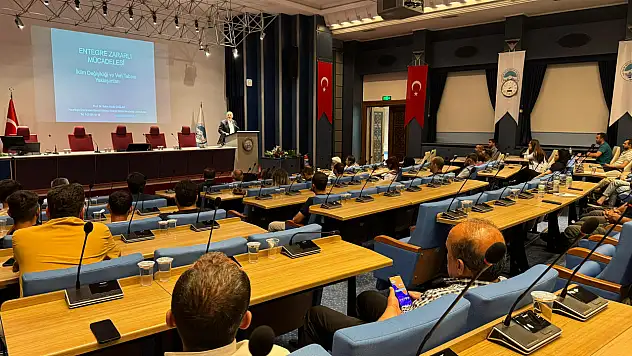 Kayseri Büyükşehir Belediyesi, halk sağlığı ve iklim temalı seminer düzenledi