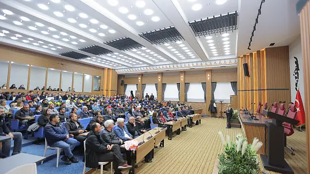 Kayseri Büyükşehir Belediyesi, personeline yönelik eğitimler sürüyor