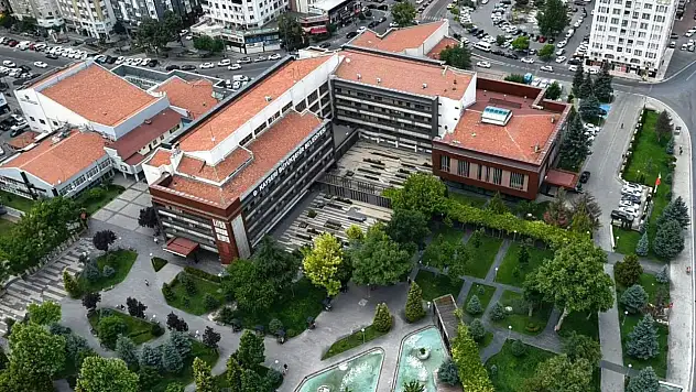 SON DAKİKA: Kayseri Büyükşehir Belediyesi'nde dikkat çeken görev değişimi: Kim nereye atandı?