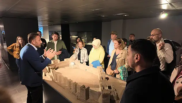 Kayseri Büyükşehir 57 şehirden gelen akademisyenlere tanıtım programı düzenledi