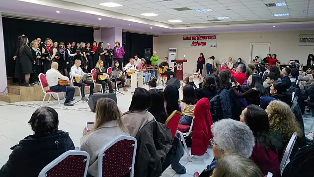 Kayseri Cemevi'nden Kadınlar Günü korosu