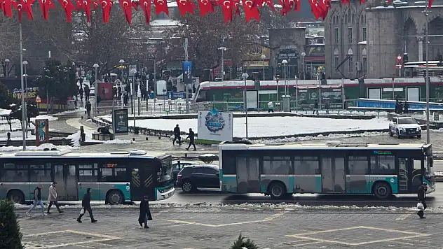 Kayseri Cumhuriyet Meydanı'na yerleştirildi ilgi odağı oldu!