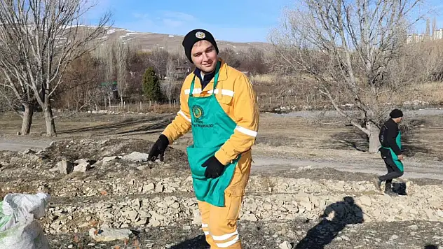 Kayseri'de 1 ton sedir ağacı tohumu toprakla buluştu!