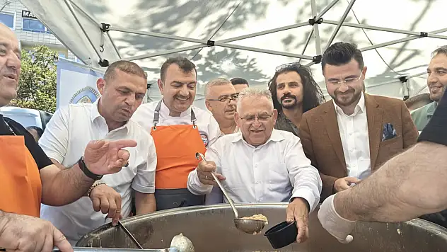 Kayseri'de 10 Bin Kişilik Aşure İkramı