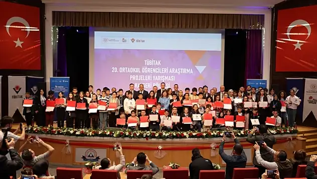 Kayseri'de 100 proje yarıştı: Geleceğin bilim insanları ödüllerini aldı