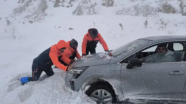 Kayseri'de 13 ilçede 117 kişi mahsur kaldı!