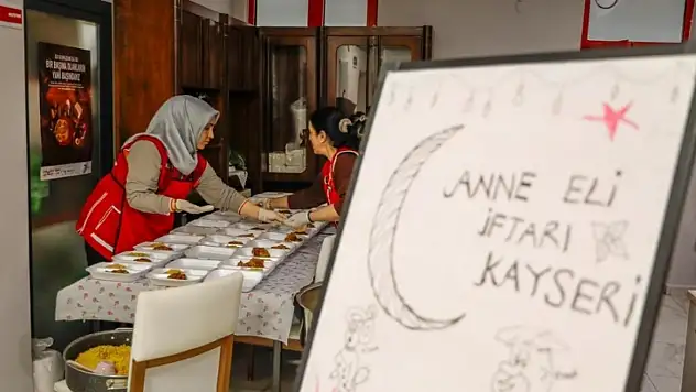 Kayseri'de 13 ülkeden öğrenciler aynı iftar sofrasında buluştu