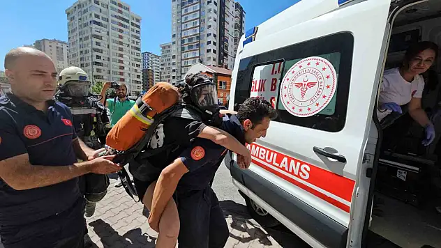 Kayseri'de itfaiye ekipleri zamana karşı yarıştı! 30 kişi tahliye edildi