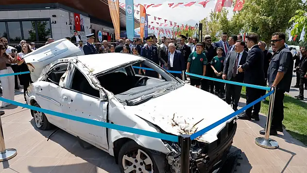 Kayseri'de 15 Temmuz'a damga vuran sergi açıldı! Başkan Büyükkılıç'tan duygulandıran sözler
