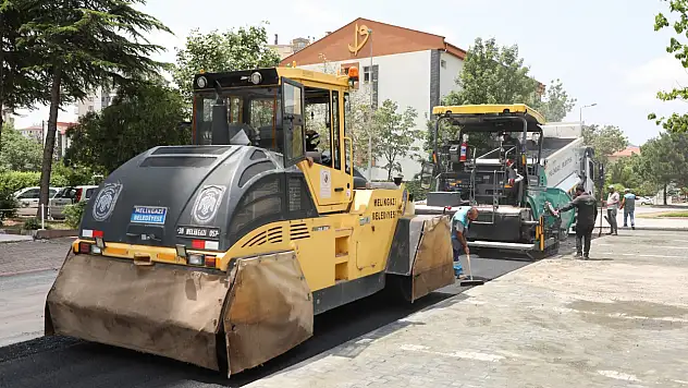 Kayseri'de 17 bölgede yol çalışması sürüyor