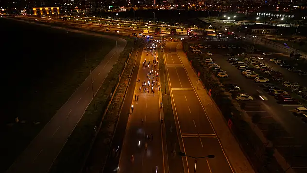 Kayseri'de 19 Mayıs coşkusu gece koşusuyla taçlandı!