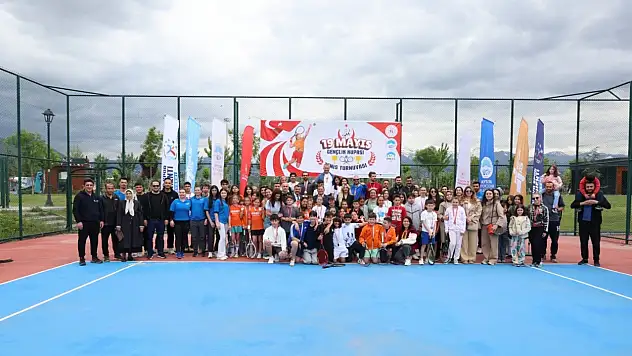 Kayseri'de 19 Mayıs coşkusu kortlara taşındı! Şampiyonlar belli oldu