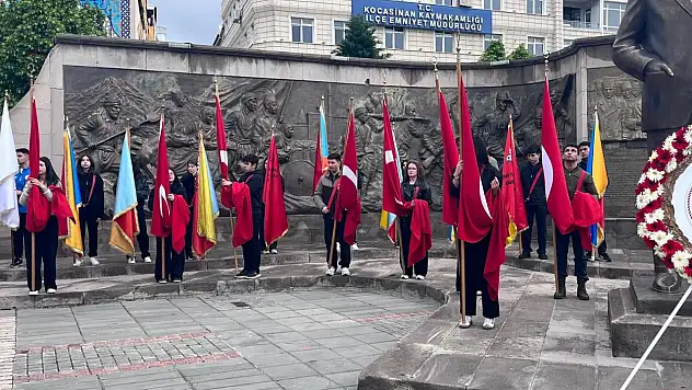 Kayseri'de 19 Mayıs kutlamaları çelenk sunumu ile başladı!