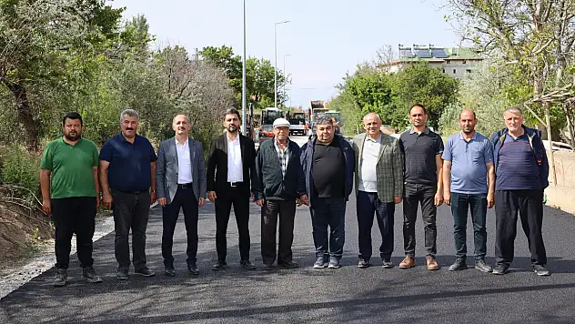 Kayseri'de 2.5 kilometrelik yol sıcak asfaltla yenilendi