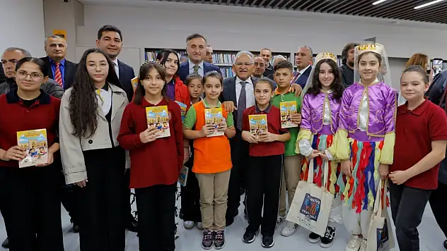 Kayseri'de 22 bin kitaplık kütüphane açıldı!