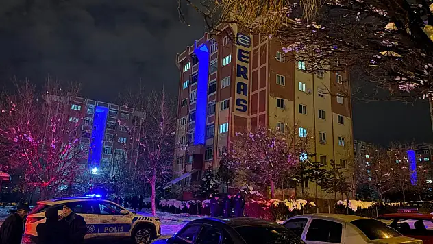 Kayseri'de 3 zayıfı olan lise öğrencisi yaşamına son verdi