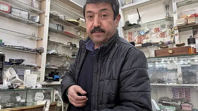 Kayseri'de 300 yıllık saatleri yeniden hayata döndürüyor