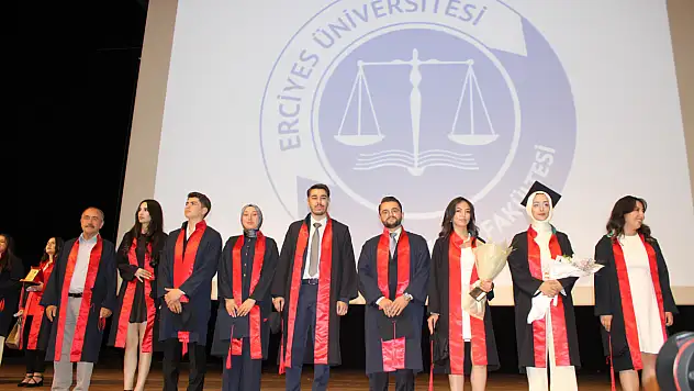 Kayseri'de 40 yıl öğretmenlik yaptı, 79 yaşında avukat oldu