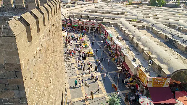 Kayseri'de 5 bin kişi şehri terk etti: Kentte dengeler değişiyor…