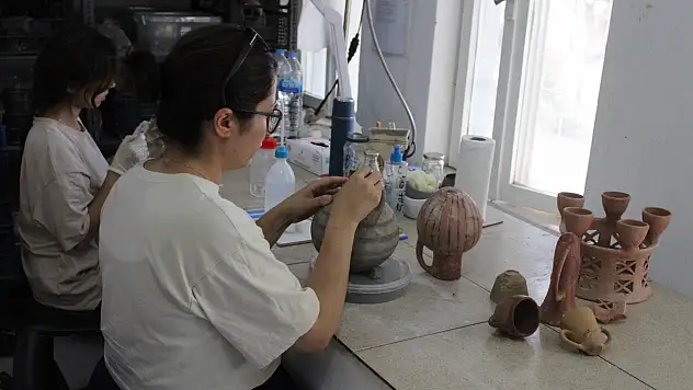 Kayseri'de 6 bin yıllık tarih gün yüzünde: Eşsiz seramikler ortaya çıktı!