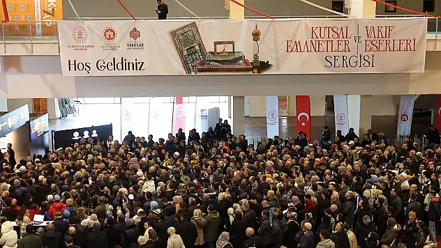 Kayseri'de 99 nadide eserin yer aldığı 'Kutsal Emanetler ve Vakıf Eserleri Sergisi' açıldı!