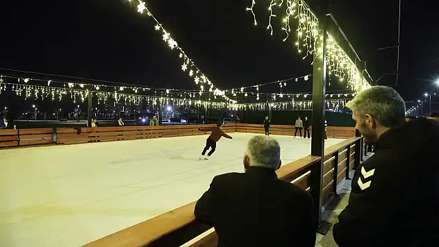 Kayseri'de açık hava buz pateni heyecanı başlıyor