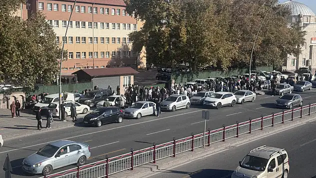 Kayseri'de adaylar zamanla yarıştı: KPSS'yi dakikalarla kaçırdı