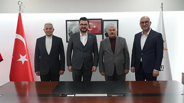 Kayseri'de AK Parti Teşkilatında dikkat çeken değişiklik: 3 ilçe başkanı görevden alındı!