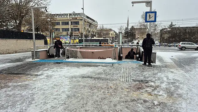 Kayseri'de alt geçitler girişe kapatıldı!