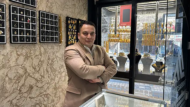 Kayseri'de altın gramajı küçüldü! Küçük gramajların fiyatını Ali Akyüz açıkladı