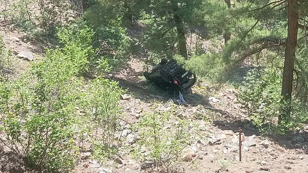 Kayseri'de araç şarampole devrildi