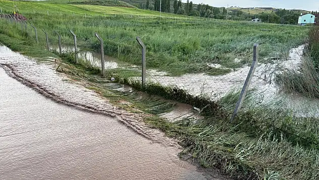 Kayseri'de aşırı yağışlar taşkınları beraberinde getirdi: İşte o görüntüler!