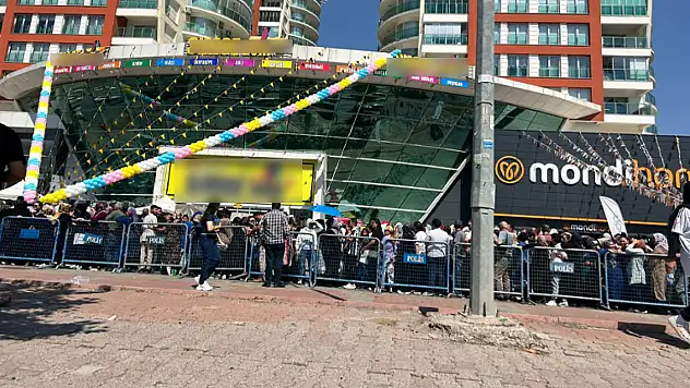 Kayseri'de AVM  açılışına polis önlemi!
