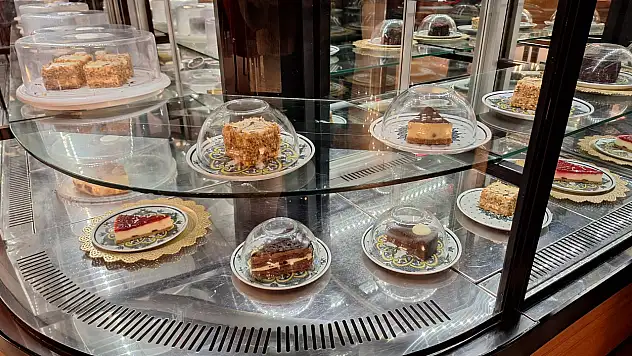 Kayseri'de aynı tatlıya iki farklı fiyat! Kafede 400 TL pastanede 165 TL