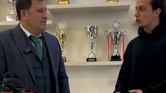 Kayseri'de başarılı sporcuya malzeme desteği
