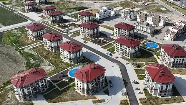 Kayseri'de beklenen gün geldi: Hacılar ve Sarız'da 102 konutun kurası bugün çekiliyor!