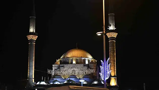 Kayseri'de belediye tesisleri iftar fiyatları gündem oldu – Tepkiler art arda geldi!