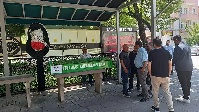Kayseri'de bıçaklanan genç kuaför son yolculuğuna uğurlandı