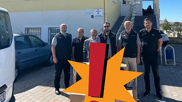Kayseri'de bin öğrenciye sürpriz! Tek tek dağıtıldı