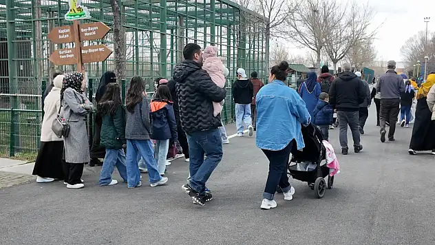 Kayseri'de binler oraya akın etti:  Bayramda çocukların gözdesi oldu
