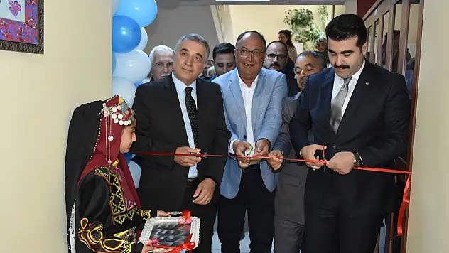 Kayseri'de binlerce saatlik emek görücüye çıktı! İçeride neler var?