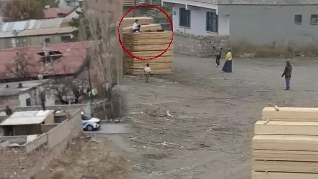 Kayseri'de bir aile mahallelinin kâbusu oldu: Geleni geçeni taşlıyorlar!