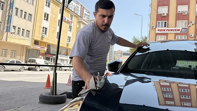 Kayseri'de bir aracı 4 kez yıkadılar