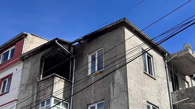Kayseri'de bir ev yangını daha: 2 kişi dumandan etkilendi!