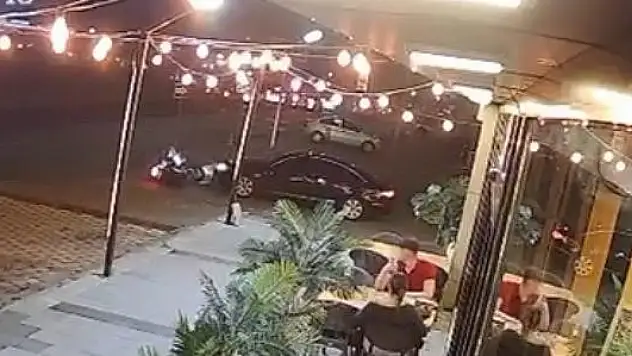 Kayseri'de bir garip kaza, motosiklet kendisine yol veren otomobile çarptı!