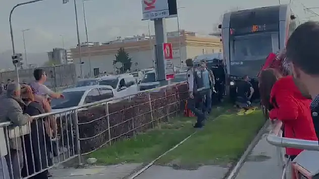 Kayseri'de bir kadına tramvay çarptı!