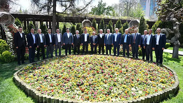 Kayseri'de birlik mesajı: Büyükkılıç, Türk-İş heyetini ağırladı