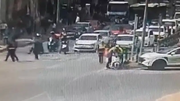 Kayseri'de boğazına cisim kaçan kuryeyi polisin müdahalesi kurtardı!